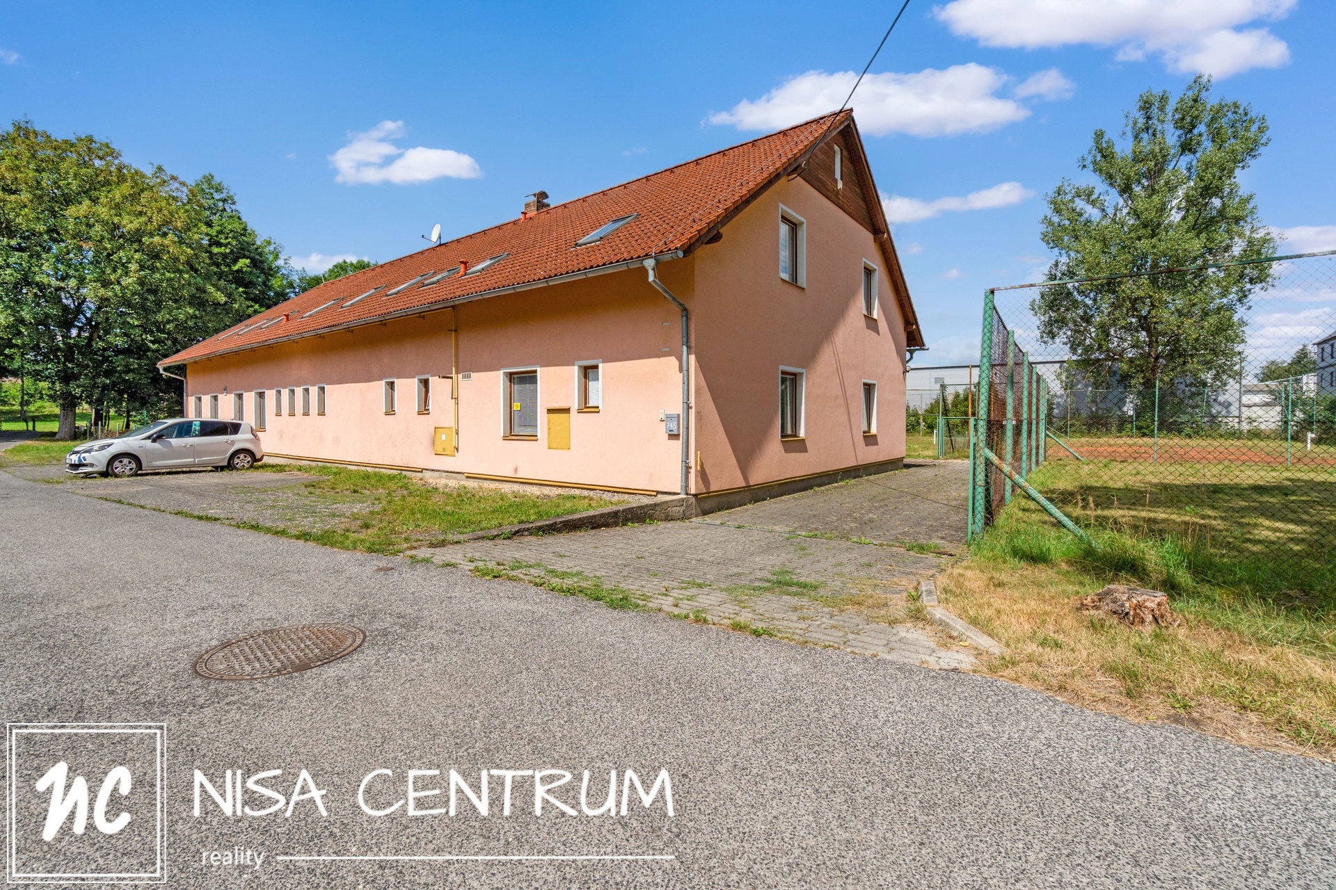 Prodej rozlehlého sportovního areálu 760 m² s pozemky o velikosti 35 093 m² v Raspenavě